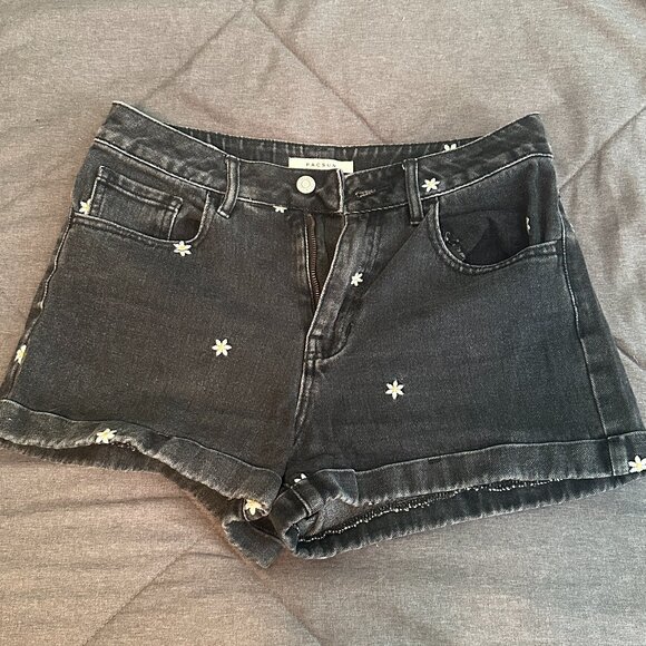 PacSun Black Daisy Embroidered Denim Mom Shorts - Picture 3 of 7